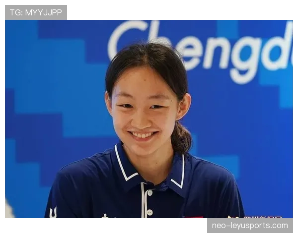 李冰洁比赛像电影主角，下了场却像隔壁邻居提菜篮子