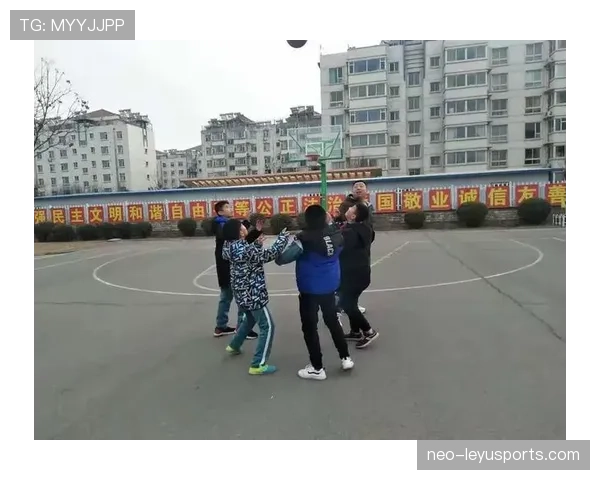 篮球比赛开始规则全解析，新手必学的开球跳球教程。